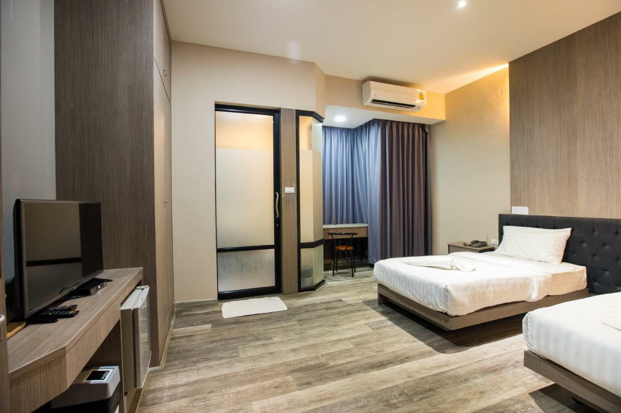 Tara Park Resotel Rangsit Exterior photo